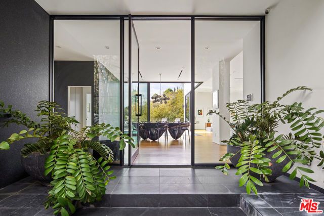 1517 Oriole Lane, Los Angeles, CA 90069