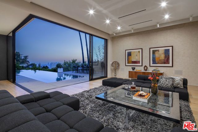 1517 Oriole Lane, Los Angeles, CA 90069