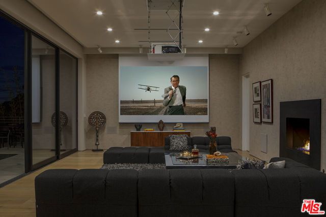 1517 Oriole Lane, Los Angeles, CA 90069