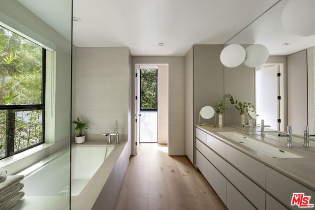 1517 Oriole Lane, Los Angeles, CA 90069