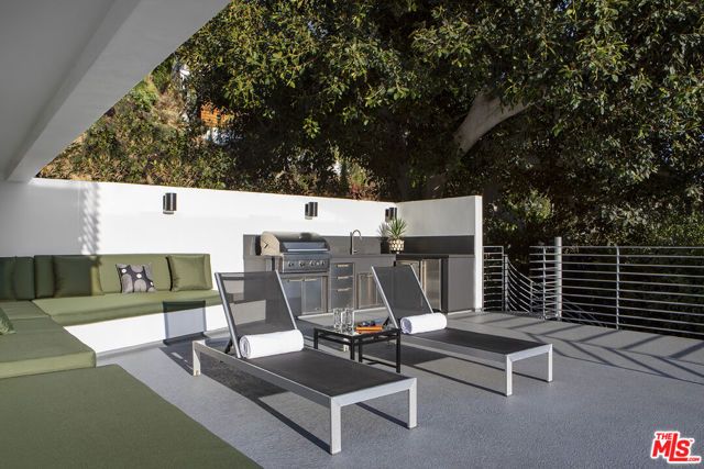 1517 Oriole Lane, Los Angeles, CA 90069