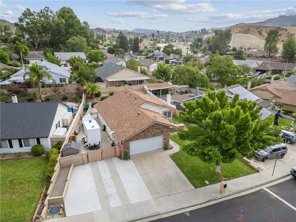 20755 Benz, Saugus, CA 91350 — exterior