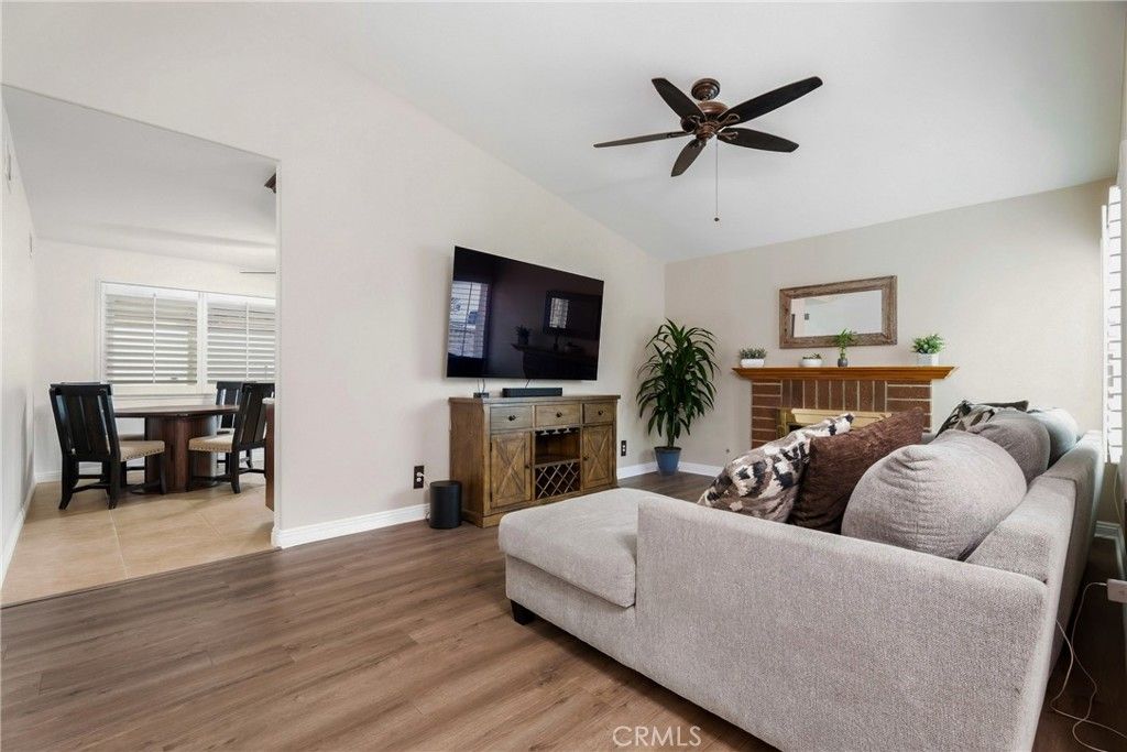20755 Benz, Saugus, CA 91350 — photo 5