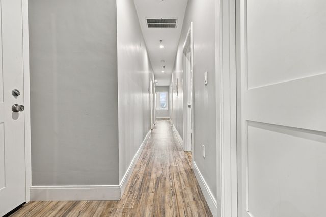 1 Beacon St 3R, Somerville, MA 02143