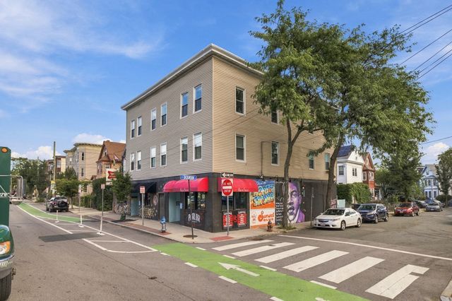 1 Beacon St 3R, Somerville, MA 02143