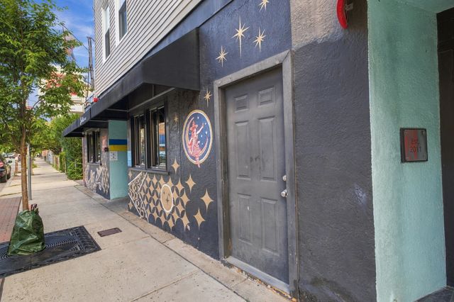 1 Beacon St 3R, Somerville, MA 02143