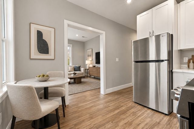 1 Beacon St 3R, Somerville, MA 02143