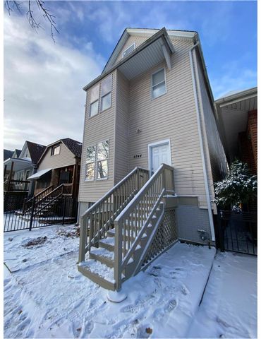 8744 S Saginaw Avenue, Chicago, IL 60617