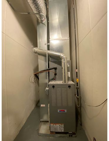 8744 S Saginaw Avenue, Chicago, IL 60617