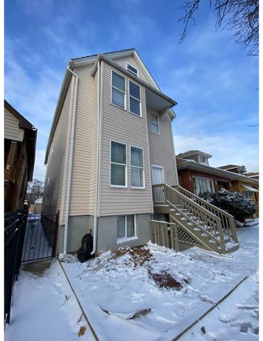8744 S Saginaw Avenue, Chicago, IL 60617