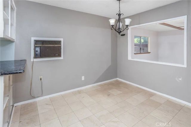 7915 Owensmouth Avenue, Canoga Park, CA 91304