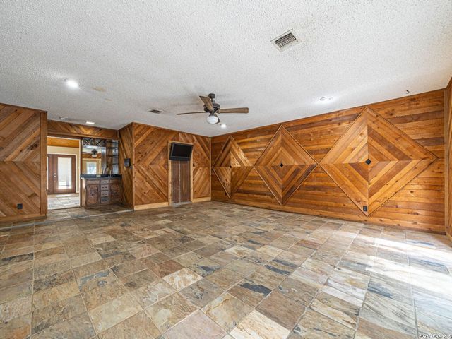 1935 E Fm 1518, St Hedwig, TX 78152