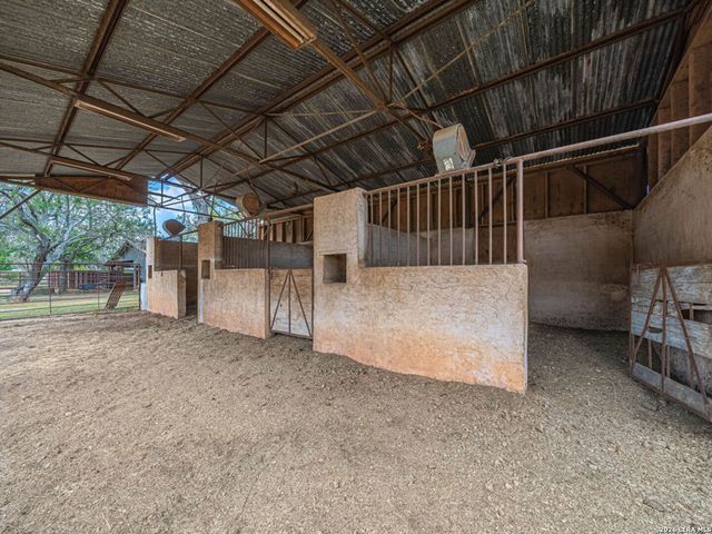 1935 E Fm 1518, St Hedwig, TX 78152