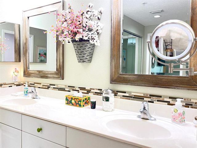 6854 FAIRVIEW TERRACE 6854, Bradenton, FL 34203