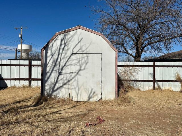 1409 Floydada Street, Plainview, TX 79072