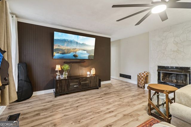 230 Aspen Lake Drive W, Newnan, GA 30263