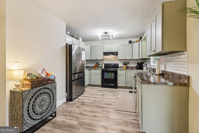 230 Aspen Lake Drive W, Newnan, GA 30263