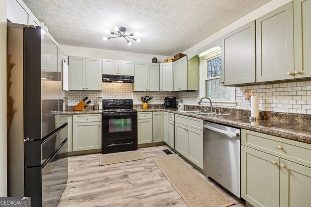 230 Aspen Lake Drive W, Newnan, GA 30263