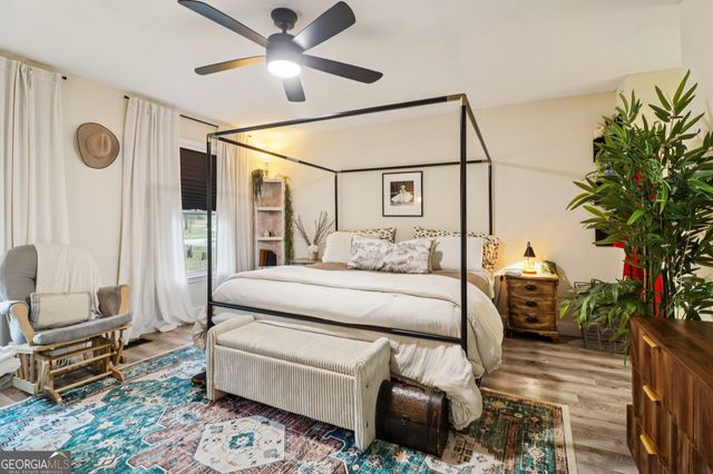 230 Aspen Lake Drive W, Newnan, GA 30263