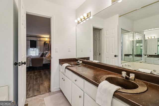 230 Aspen Lake Drive W, Newnan, GA 30263