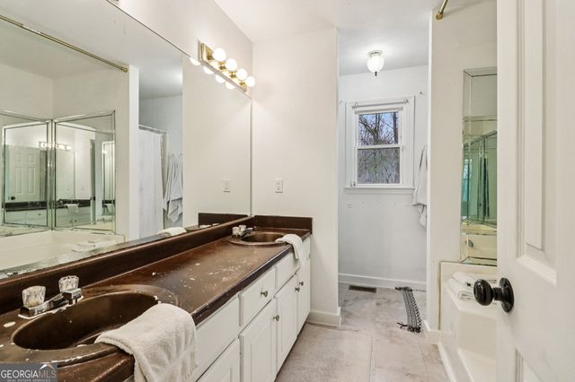 230 Aspen Lake Drive W, Newnan, GA 30263