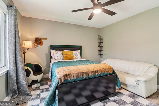 230 Aspen Lake Drive W, Newnan, GA 30263