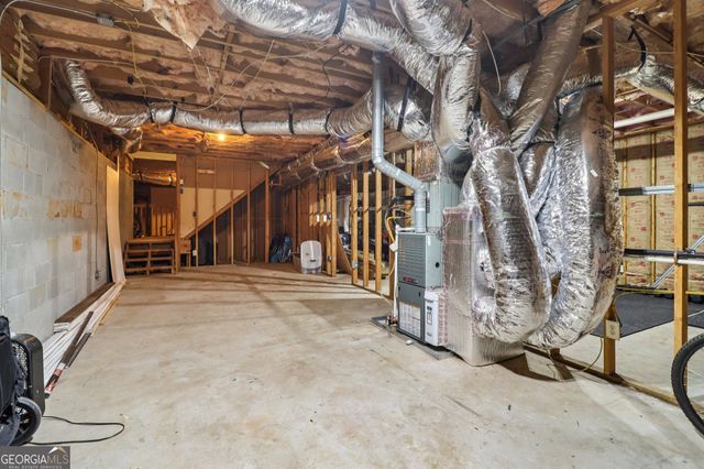 230 Aspen Lake Drive W, Newnan, GA 30263