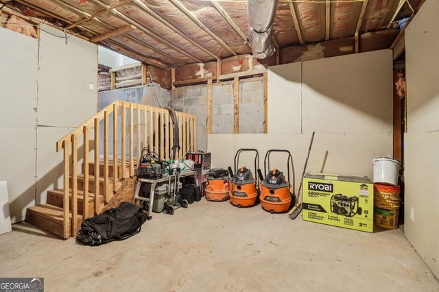 230 Aspen Lake Drive W, Newnan, GA 30263