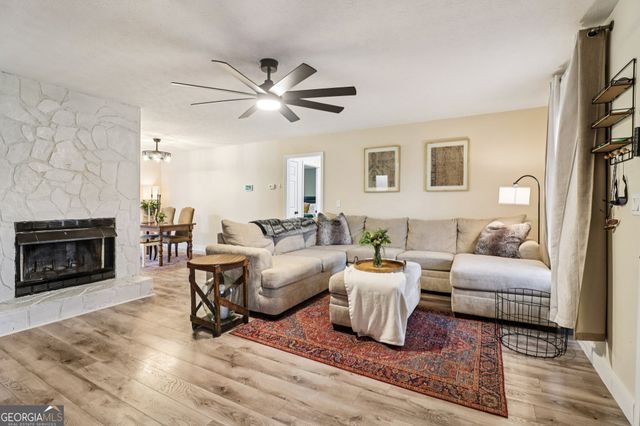 230 Aspen Lake Drive W, Newnan, GA 30263