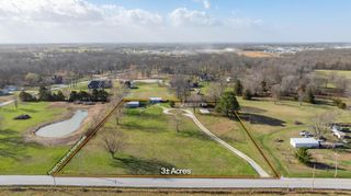 6570 East Farm Road 94, Strafford, MO 65757