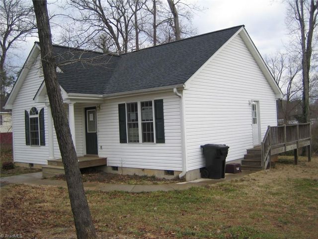2864 Maple Avenue, Burlington, NC 27215