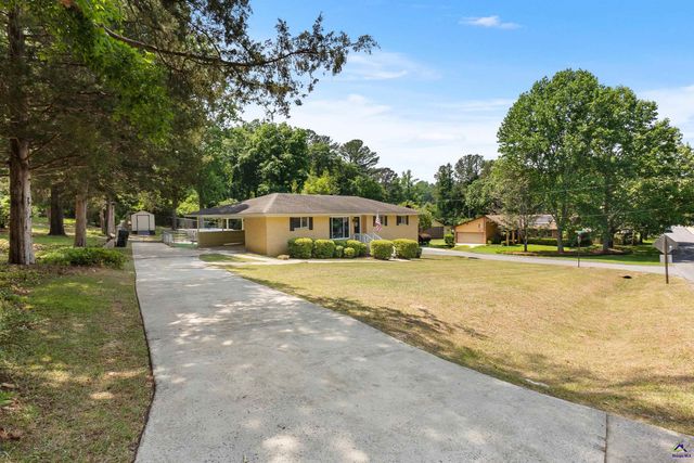 202 Woodland Drive, Warner Robins, GA 31088