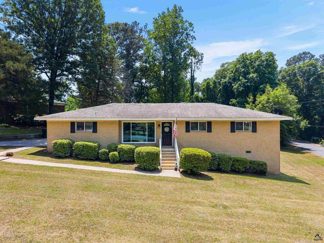202 Woodland Drive, Warner Robins, GA 31088