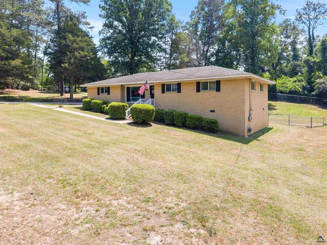 202 Woodland Drive, Warner Robins, GA 31088