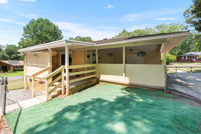 202 Woodland Drive, Warner Robins, GA 31088
