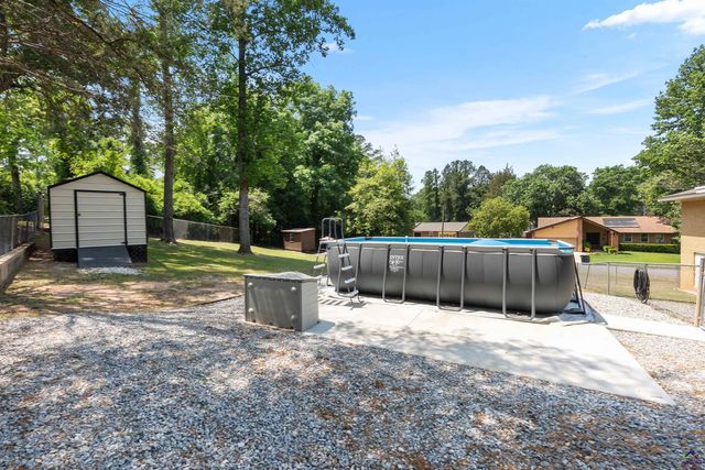 202 Woodland Drive, Warner Robins, GA 31088