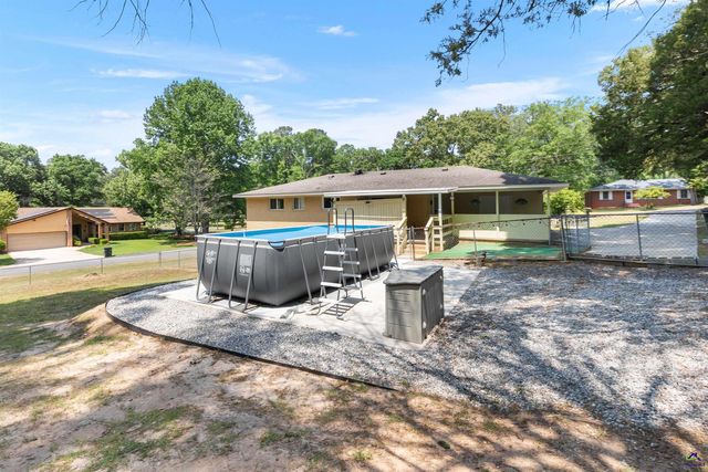 202 Woodland Drive, Warner Robins, GA 31088