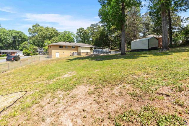 202 Woodland Drive, Warner Robins, GA 31088