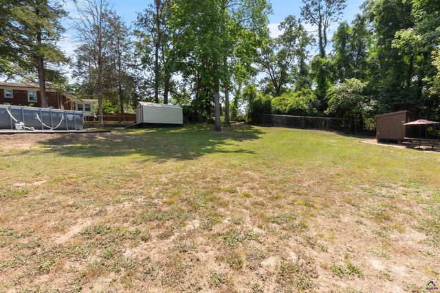 202 Woodland Drive, Warner Robins, GA 31088