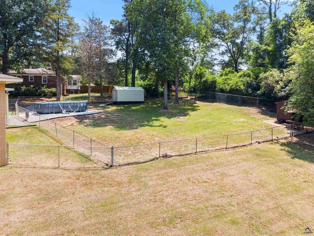 202 Woodland Drive, Warner Robins, GA 31088