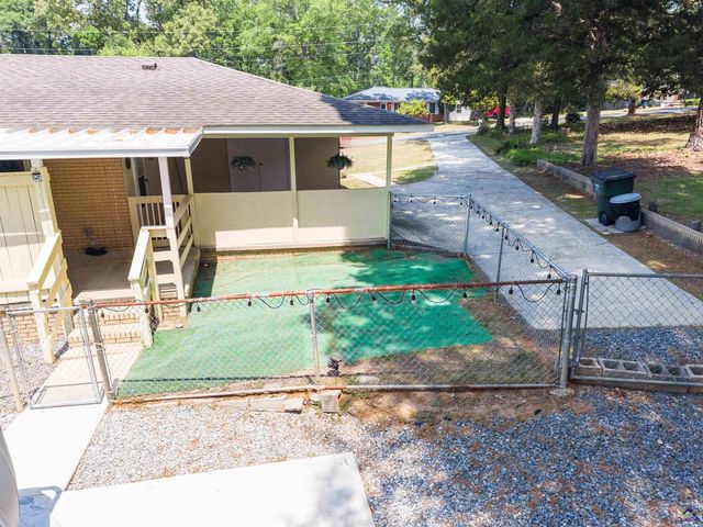 202 Woodland Drive, Warner Robins, GA 31088
