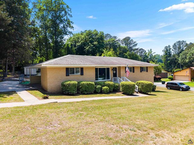 202 Woodland Drive, Warner Robins, GA 31088