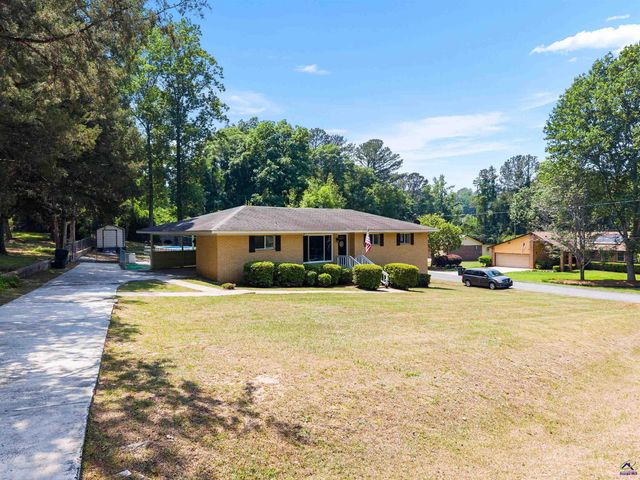 202 Woodland Drive, Warner Robins, GA 31088