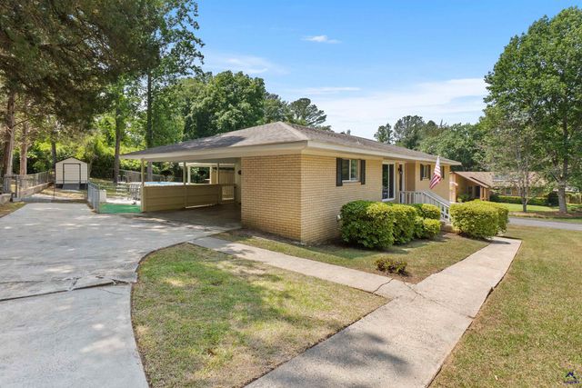 202 Woodland Drive, Warner Robins, GA 31088