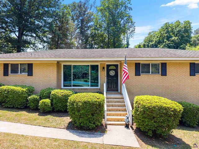 202 Woodland Drive, Warner Robins, GA 31088