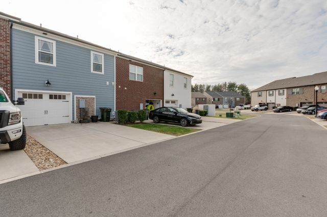 420 Longstone Rd, Gallatin, TN 37066