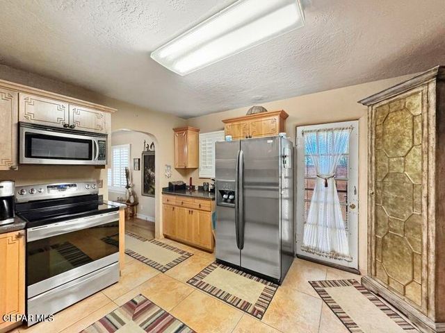 1007 KERBEY Avenue, El Paso, TX 79902