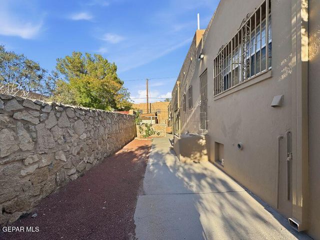 1007 KERBEY Avenue, El Paso, TX 79902