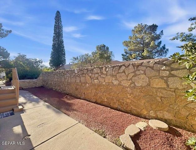 1007 KERBEY Avenue, El Paso, TX 79902