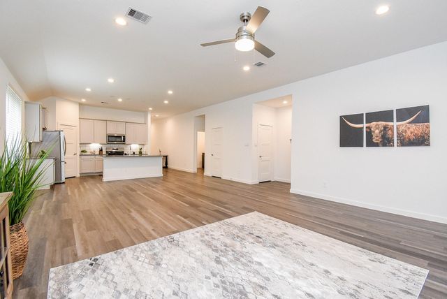 383 Westlake Terrace Drive, Conroe, TX 77304